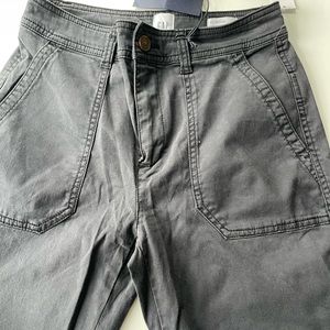 NWT, GAP Black Cargo Pants Size 00P